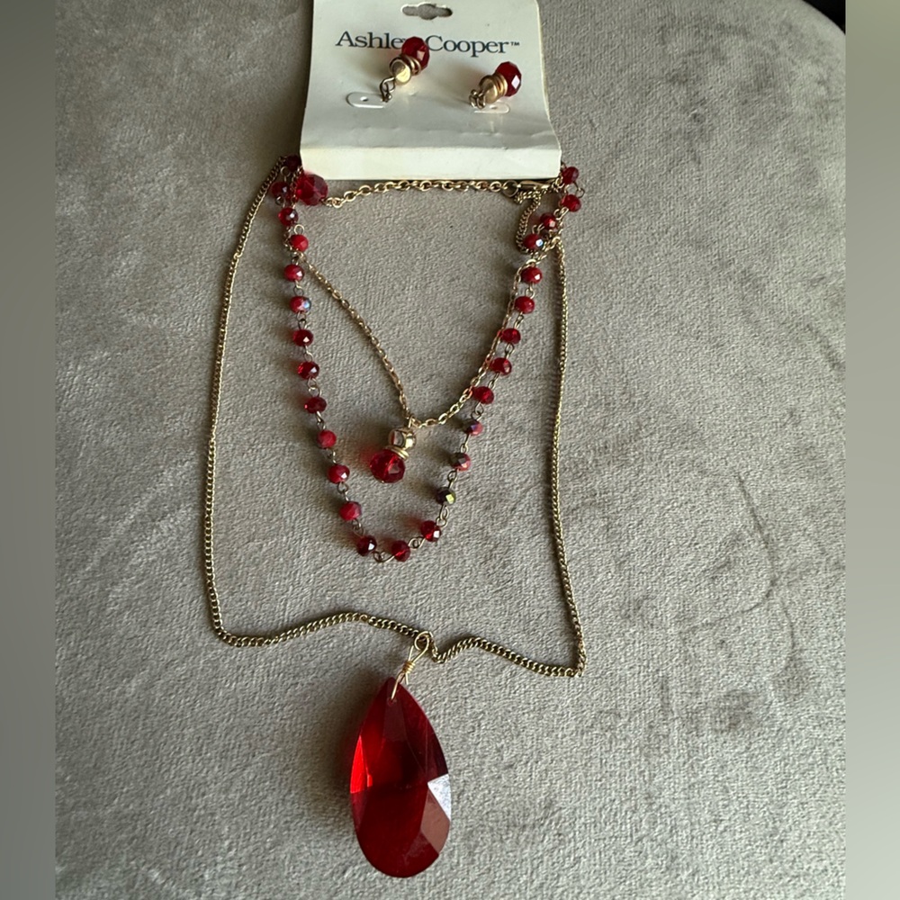 Ashley Cooper Red and Gold Necklace Set - Picture 3 of 7